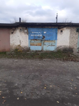 Продам гараж на Литмаше район 18-й школы - фото 1