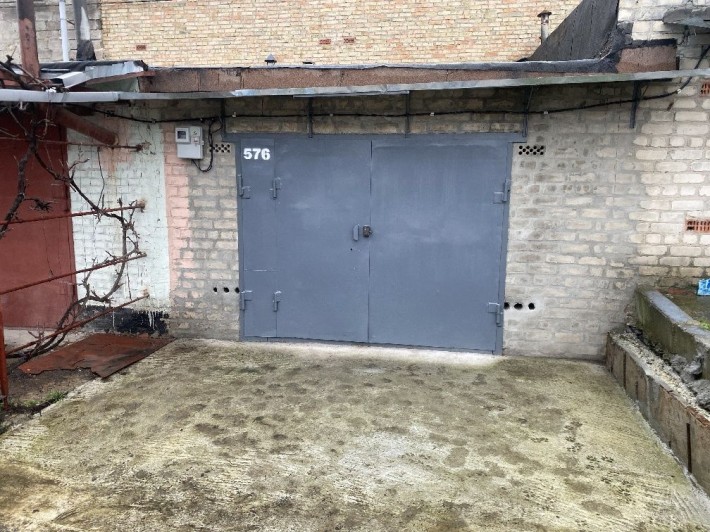 Продам капітальний гараж в ГК «Лада» - фото 1