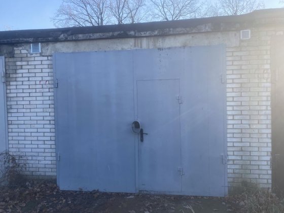 Гарний гараж Вишневе