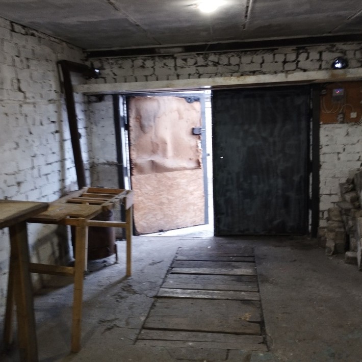 Гараж большой 50 КВ м - фото 1