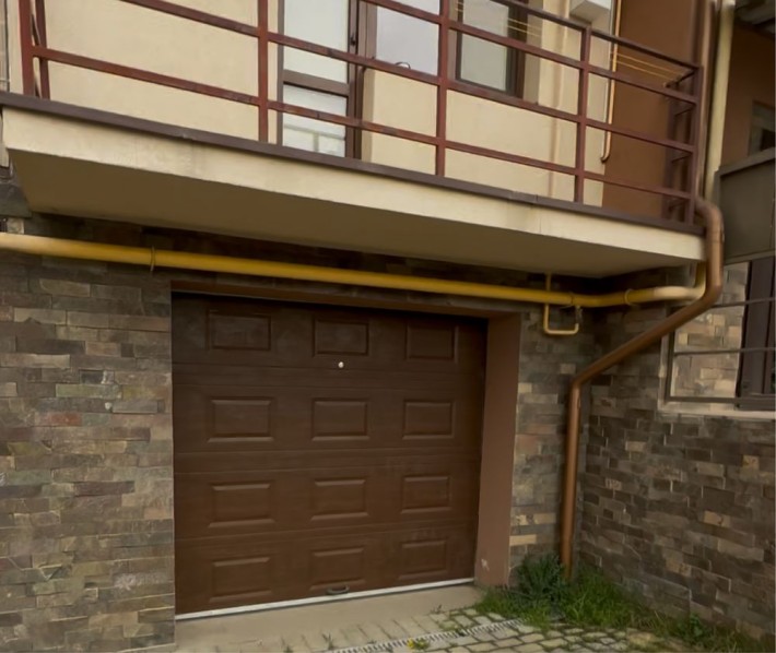 Продам великий граж в будинку! Є зарядка на єлектромобіль ! Грибоєдова - фото 1