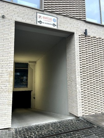 Продаж паркомісця без комісії  в ЖК Моцарт (вул.Короленка, 2К). Центр - фото 1