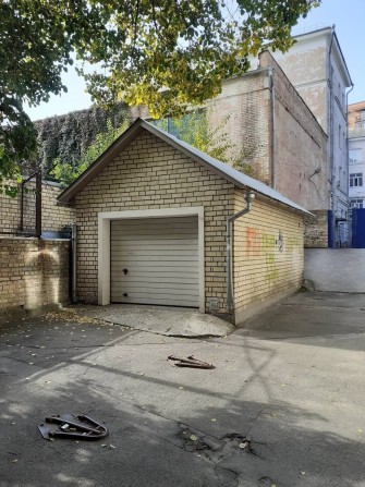 Гараж центр Антоновича - фото 1