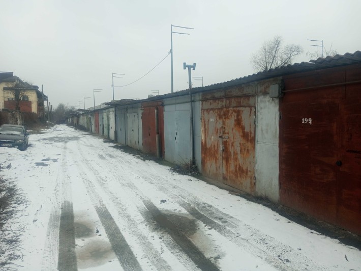 Продаю гараж в Киеве на Нивках - фото 1