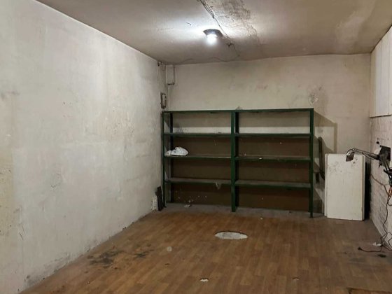 Продаж гаражний бокс в закритому паркінгу Гмирі 7 Позняки Київ