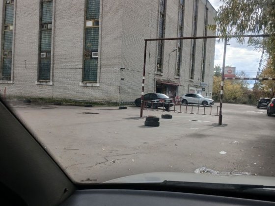 Гараж-бокс  в гаражному кооперативі 8 по вул Тернопільскій 17 Львов