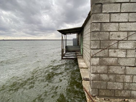 Продаю причал (бокс) «Прогресс - 90» Николаев