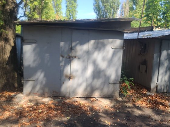 Продам гараж Автостоянка № 8  возле Рено центра рядом  Скай Сити Одеса