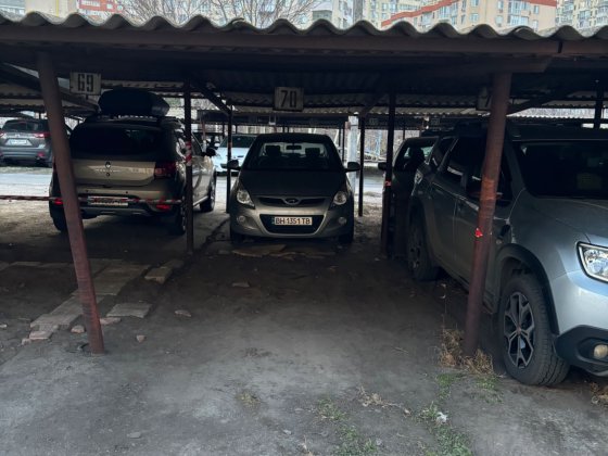 Место на крытой стоянке 41 Одеса