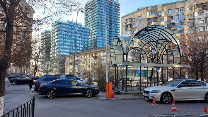 Продам паркомісце ЖК Карнегі, Кловський узвіз. Мечнікова. - фото 1