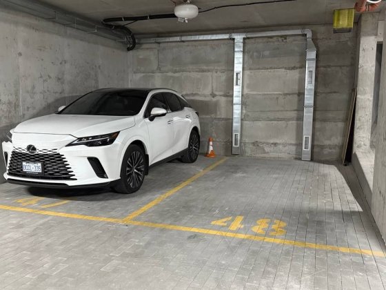 Софіївські липки .Паркоміце в підземному паркінгу Святопетровское