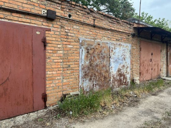 Гараж -22 А Г К Лада.         Вул Щорса  біля  12 школи Первомайськ