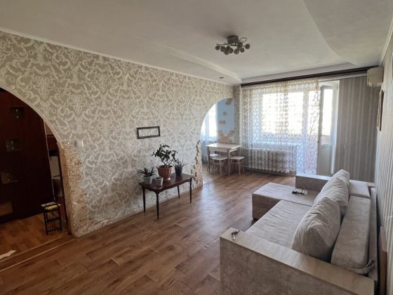 Продам трешку ЦЕНТР возле фонтанаСЕРТИФИКАТ Александрия