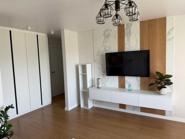 Продам 3 кімнатну квартиру 4/9 по вул. 6 Грудня (в районі 20 школи) - фото 1