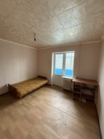 Продам 1 квартиру, район Перемога, по.Будівельників 37а, на 2 поверсі - фото 1