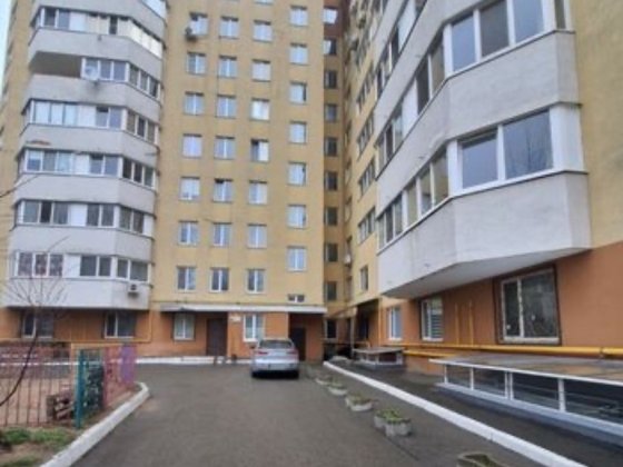 Продам простору 1 кімнатну.Район 4школи. Боярка