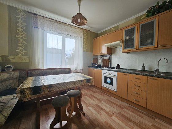 Продам 3 кімнатну квартиру Васильків