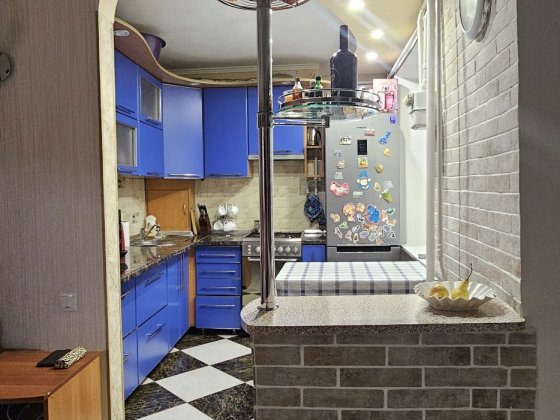 Продам 3 кімнатну квартиру -студію центр Васильків