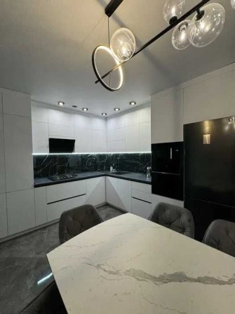 Продам 2 кімн. квартиру 62м2 з ремонтом у ЖК Столичний м.Васильків - фото 1