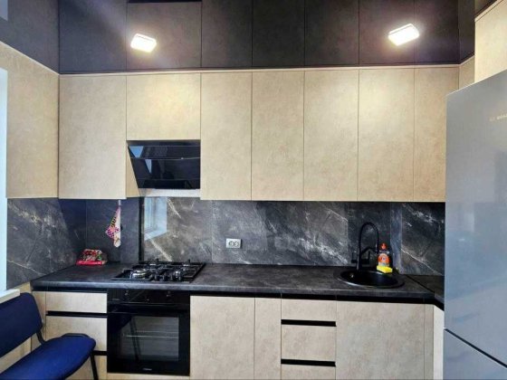 Зх комнатная квартира с ремонтом 10Мкр Каменское