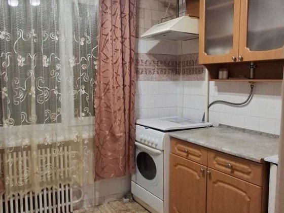 Продам 3х кім.квартиру з меблями та технікою 3мкрн  б. Героїв 2 поверх Каменское