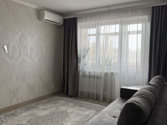 Продам 2-х кімнатну квартиру м. Камʼянське Каменское