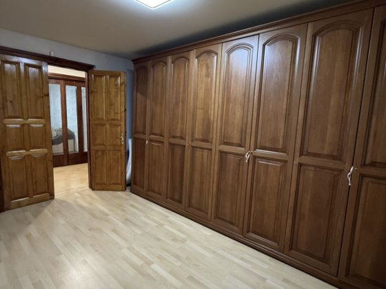 Продам 4ком квартиру в центре города! Каменское