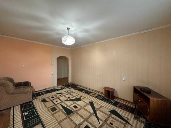 ПРОДАМ великогабаритну 1-кімн. квартиру (3 мкрн, лівий берег) Каменское