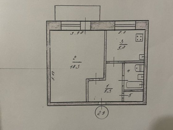Однокомнатная квартира в кирпичном доме, под ваш ремонт! Каменское