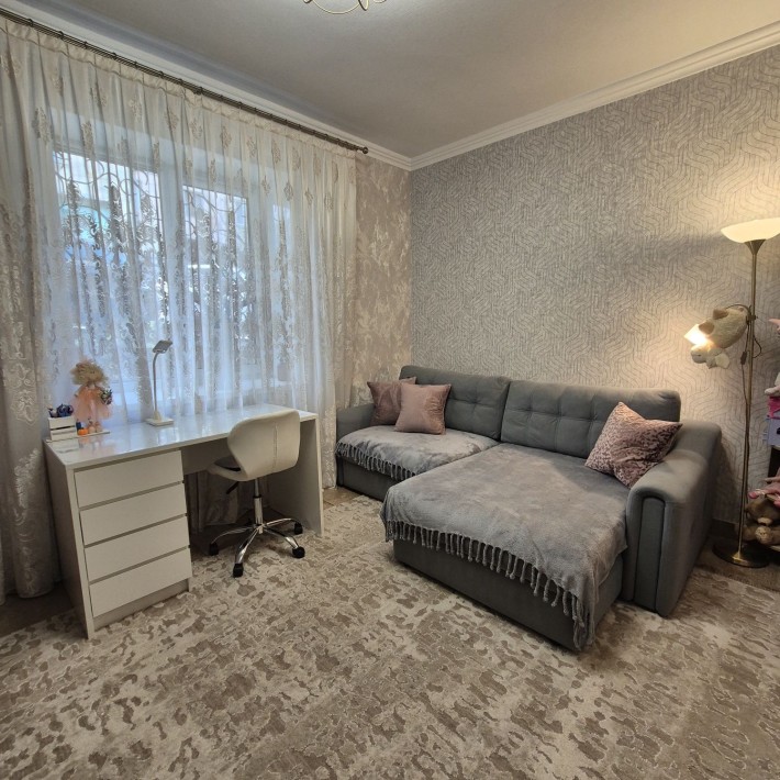 Продам 2х квартиру пр.Свободы Центр /Сталинка/ - фото 1