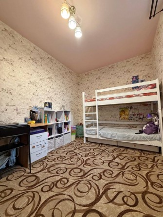 Продам 3х кімнатну в ІСТОРИЧНОМУ ЦЕНТРІ  з АО газ ремонт меблі Є-відно - фото 1