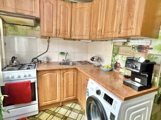 Продам 2х кімнатну квартиру 2/5 Каменское