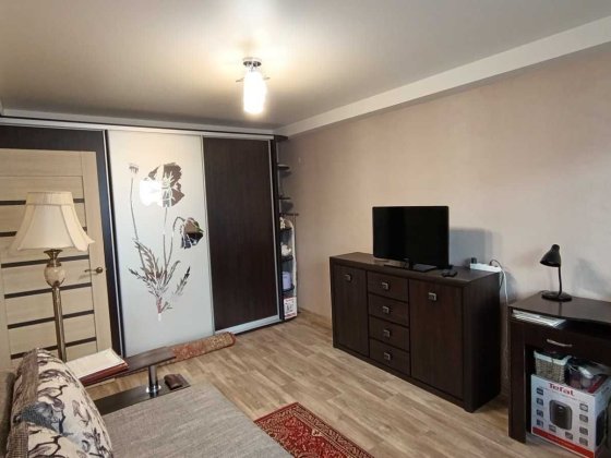 Продам 1-о комнатную на правом берегу Каменское