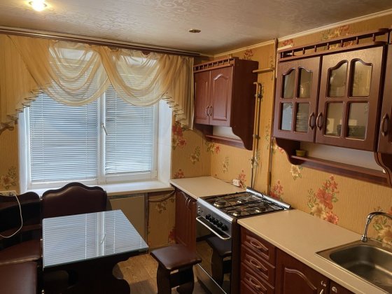 Продам 3к квартира с автономным атоплением Каменское