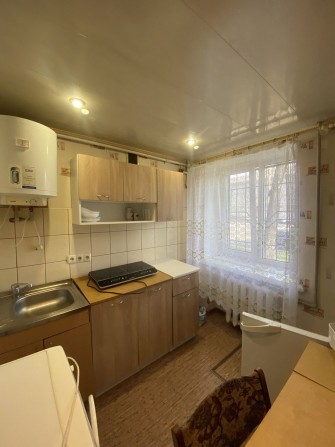 Продам квартиру Кам'янське на Квітів - фото 1