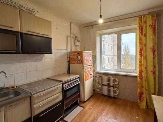 Продам 1 кім. квартиру на Дружби народів Каменское