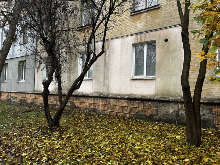 Прод 2 х. ком. Соц Город ,(Центр) Камянское ,1 эт. - фото 1