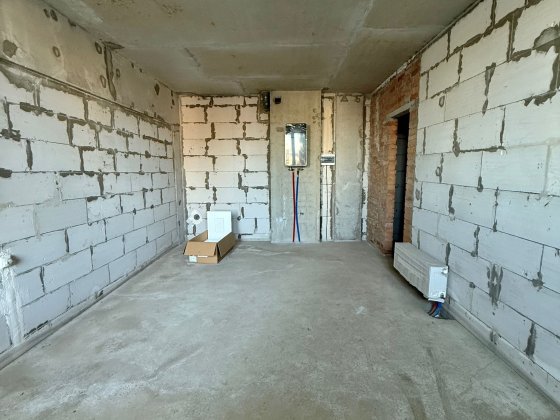 Продаж квартири з власним двориком поруч озером, мінімальне оформлення Гостомель