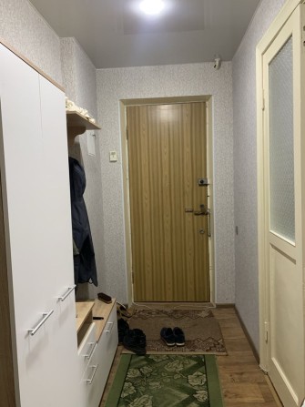 Продам хорошую, жилую, уютную квартиру в центре города - фото 1