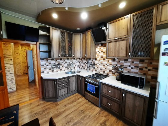 ВЕЛИКОГАБАРИТНА квартира з ремонтом у центрі міста Каменское