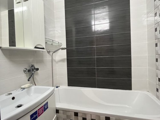 4 кімнатна Мир 10 мікрорайон Кам'янське