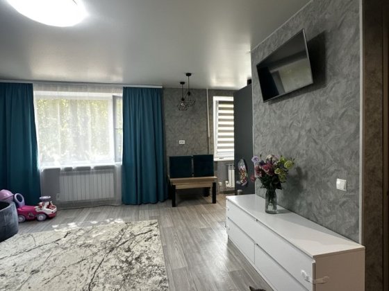 Продам 2к кв центр з меблями та технікою antonina Каменское