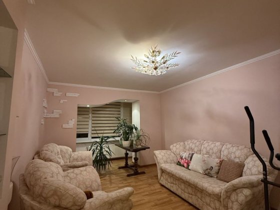 4-кімнатна квартира м. Дубно мебльована Дубно