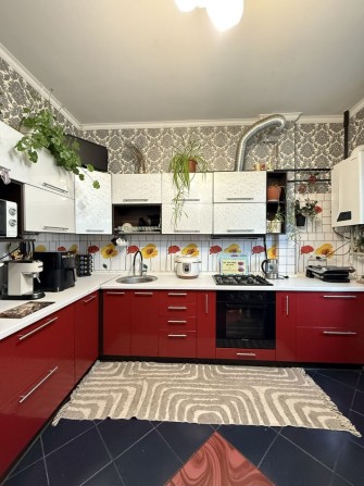 Велика 2 к квартира з підвалом, гардеробною, кладовою. Гостомель парк - фото 1