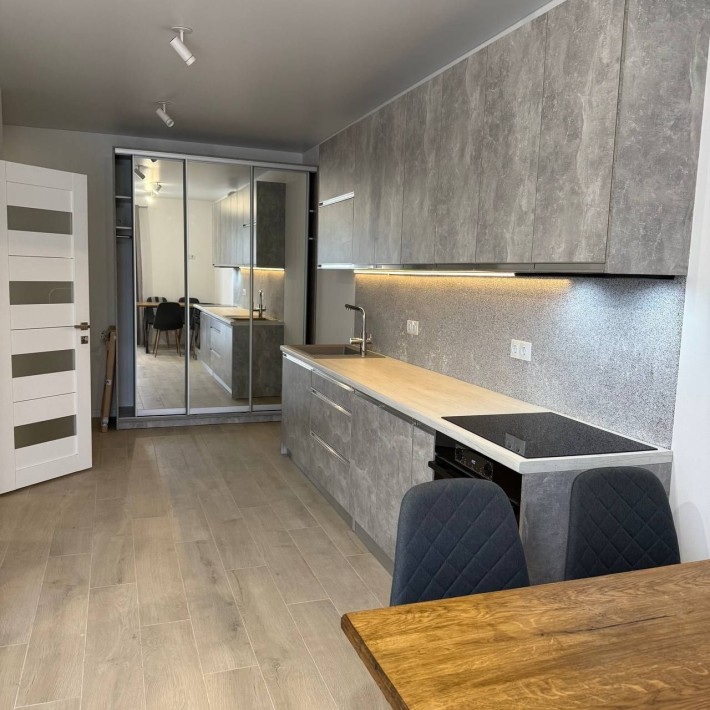 Квартира з ремонтом та власною терасою! ID 182 - фото 1