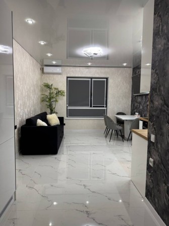 Сучасна нова студія 26 м², ремонт і техніка, готова до заселення - фото 1