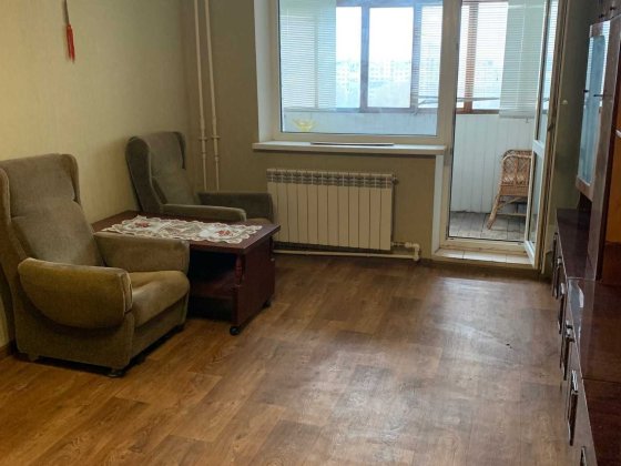 квартира 3 комнаты с холлом и АГО (л/б, 4 мкр) Каменское