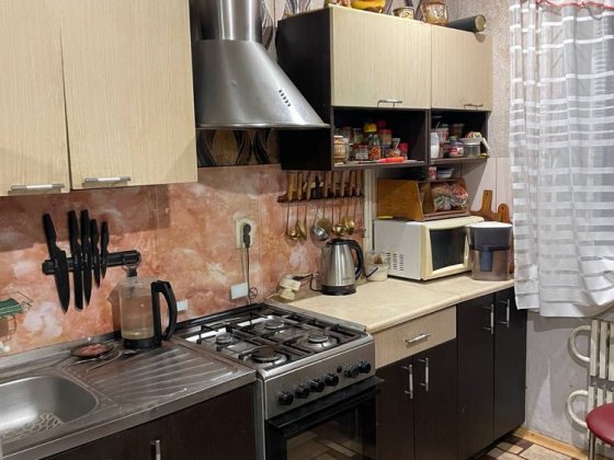 Продам 4-кімнатну квартира 79 м² для великої сім’ї, Лівий берег, 2мкр. Каменское