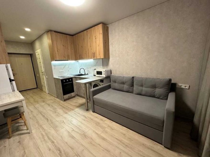 Продам квартиру-студію з ремонтом та мінімальним оформленням.Торг. - фото 1