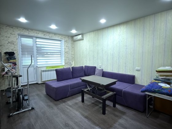 Продажа 3 ком. 4 мкрн. Левый берег Каменское